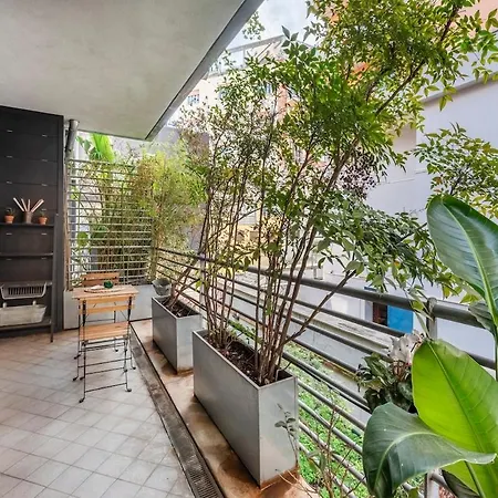 Private Terrace & Parking *