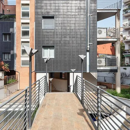 Private Terrace & Parking דירה רומא