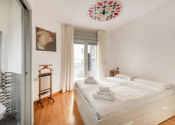 Private Terrace & Parking דירה